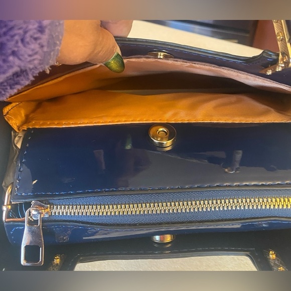 Navy Blue Crocodile Pattern Faux Leather Shoulder Bag w/Golden Hardware. NWOT - Picture 11 of 12